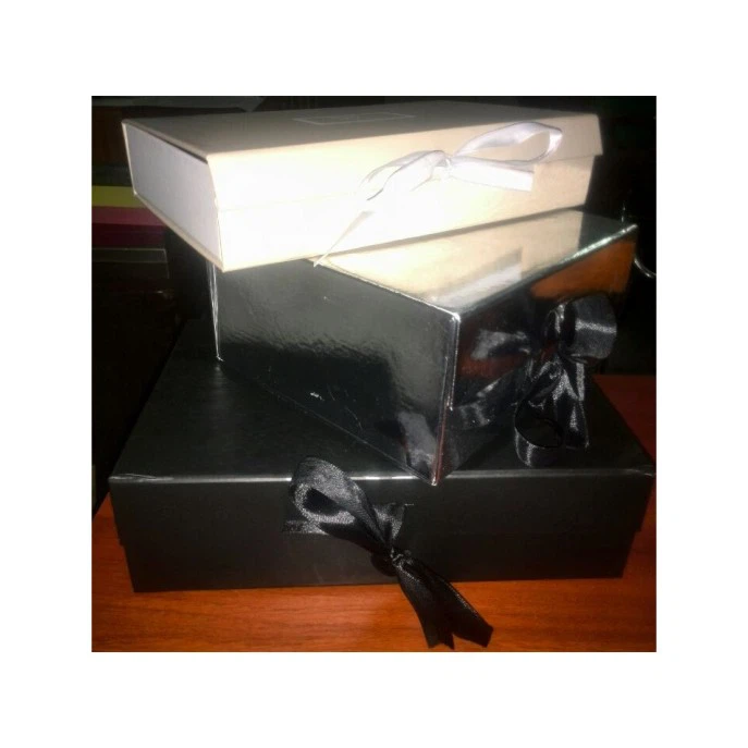 Folding Gift Box with Ribbon